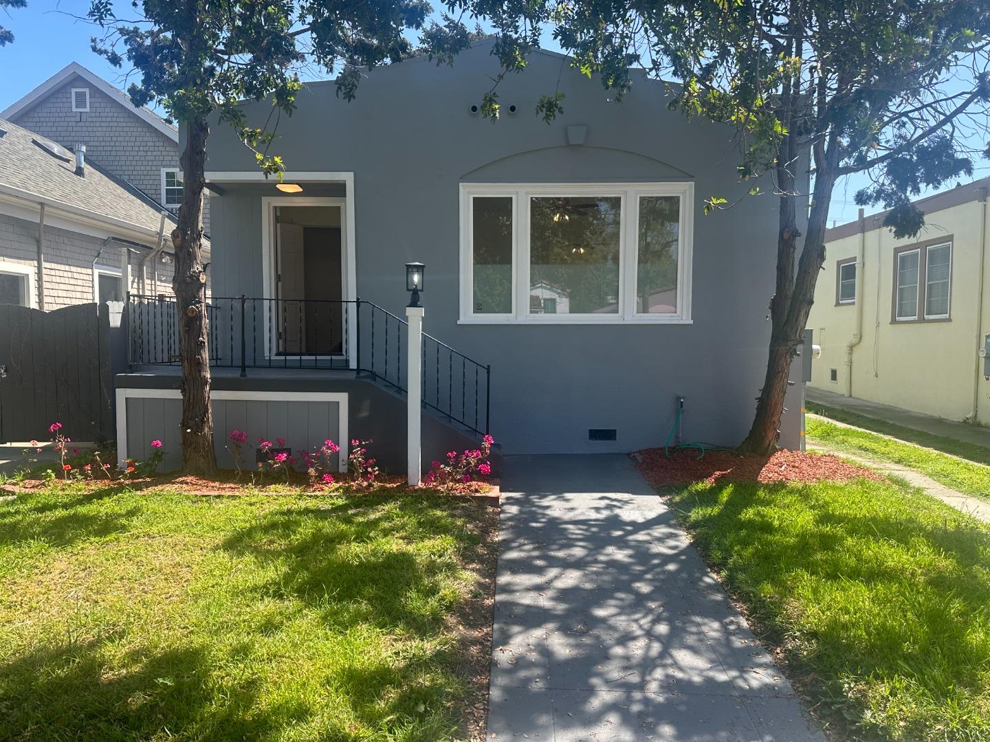 Detail Gallery Image 2 of 63 For 3050 22nd Ave, Oakland,  CA 94602 - 2 Beds | 1 Baths