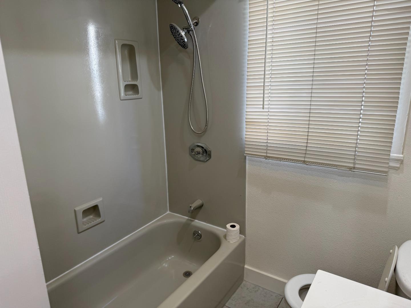 Detail Gallery Image 29 of 63 For 3050 22nd Ave, Oakland,  CA 94602 - 2 Beds | 1 Baths