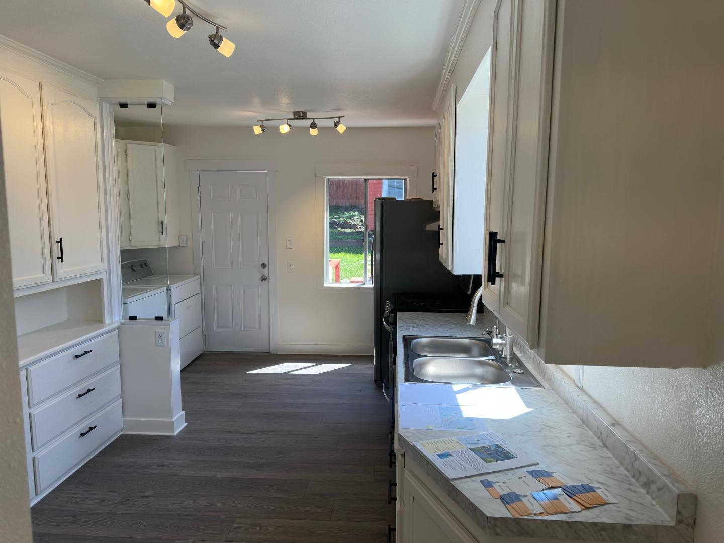Detail Gallery Image 35 of 63 For 3050 22nd Ave, Oakland,  CA 94602 - 2 Beds | 1 Baths