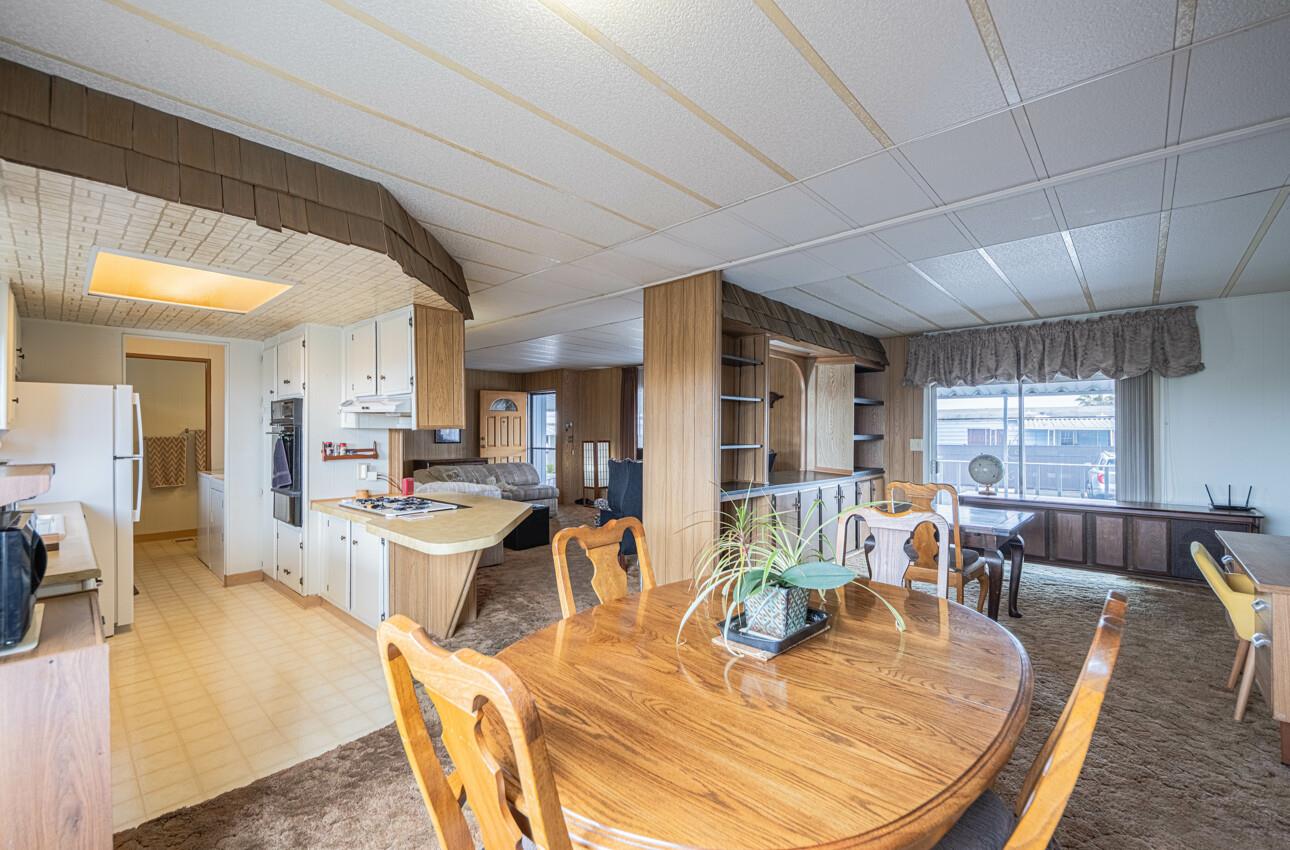Detail Gallery Image 10 of 49 For 150 Kern St #39,  Salinas,  CA 93905 - 3 Beds | 2 Baths
