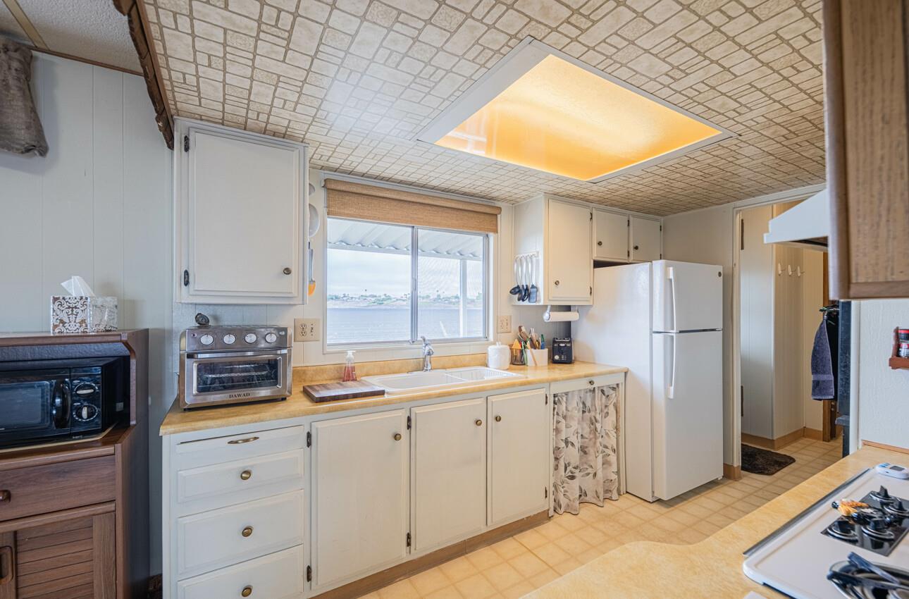 Detail Gallery Image 13 of 49 For 150 Kern St #39,  Salinas,  CA 93905 - 3 Beds | 2 Baths