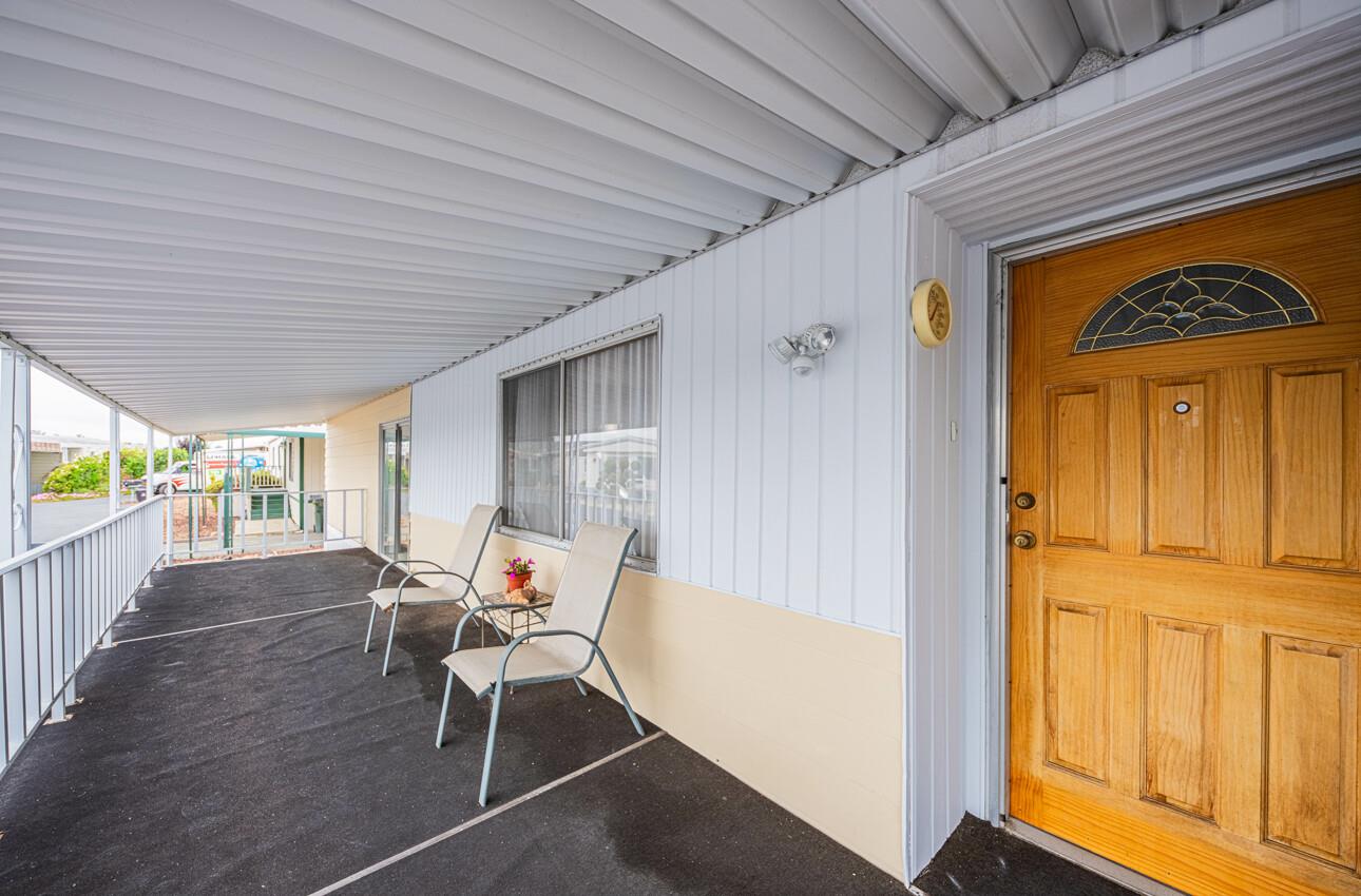 Detail Gallery Image 4 of 49 For 150 Kern St #39,  Salinas,  CA 93905 - 3 Beds | 2 Baths