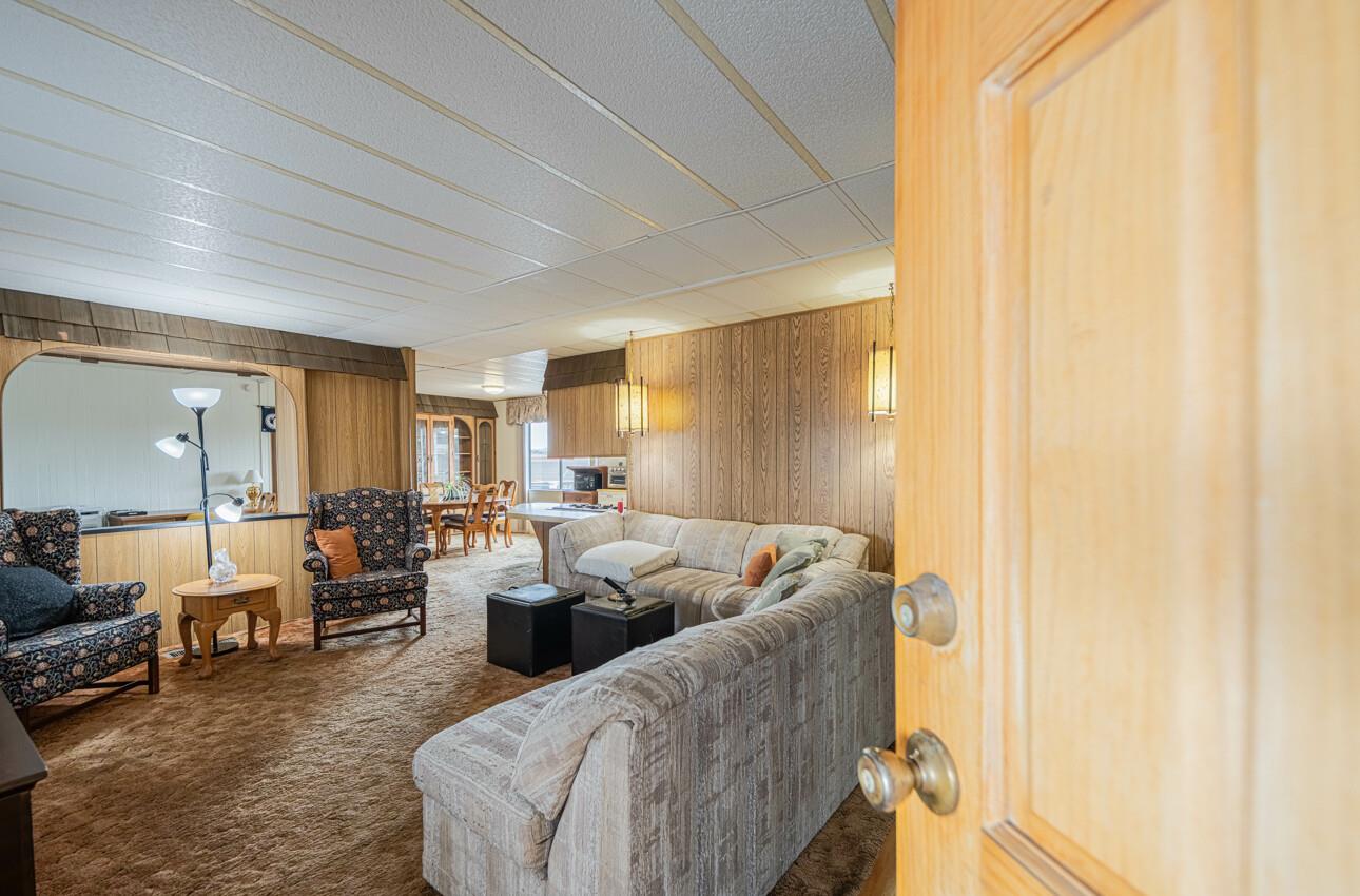 Detail Gallery Image 5 of 49 For 150 Kern St #39,  Salinas,  CA 93905 - 3 Beds | 2 Baths