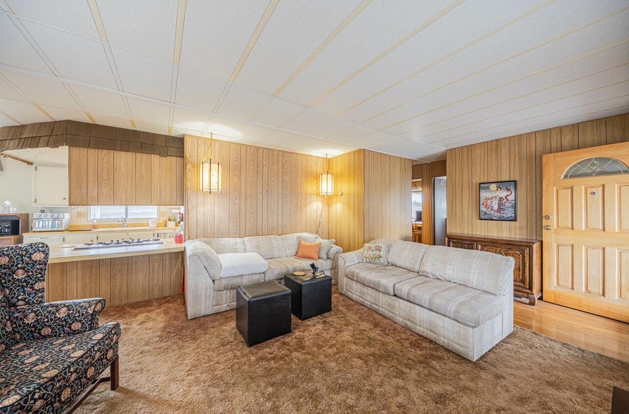 Detail Gallery Image 8 of 49 For 150 Kern St #39,  Salinas,  CA 93905 - 3 Beds | 2 Baths