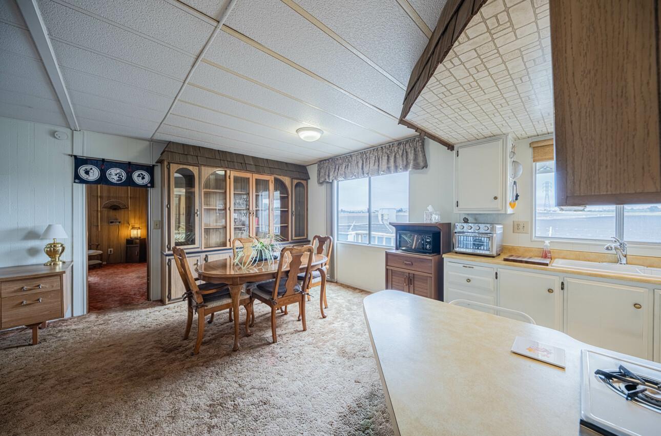 Detail Gallery Image 9 of 49 For 150 Kern St #39,  Salinas,  CA 93905 - 3 Beds | 2 Baths