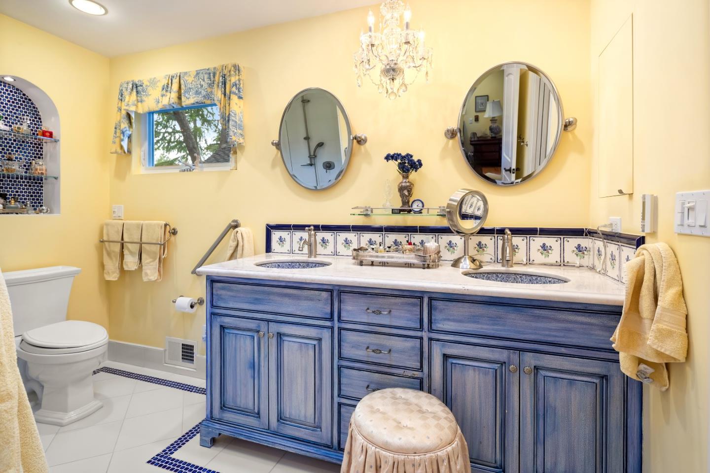 Detail Gallery Image 19 of 43 For 1175 Westridge Dr, Portola Valley,  CA 94028 - 4 Beds | 3 Baths