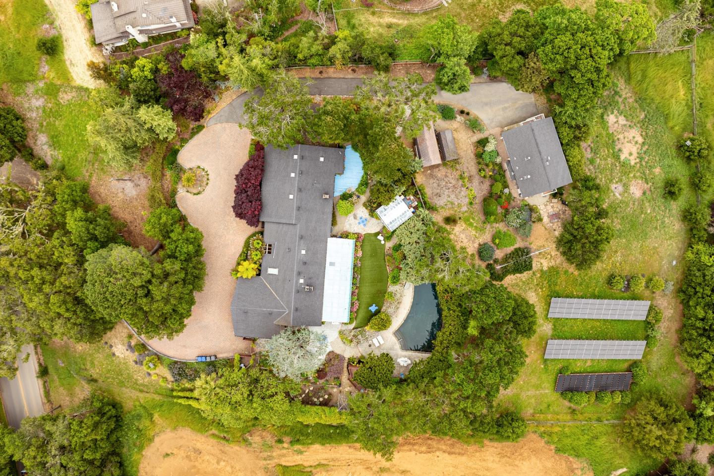 Detail Gallery Image 27 of 43 For 1175 Westridge Dr, Portola Valley,  CA 94028 - 4 Beds | 3 Baths