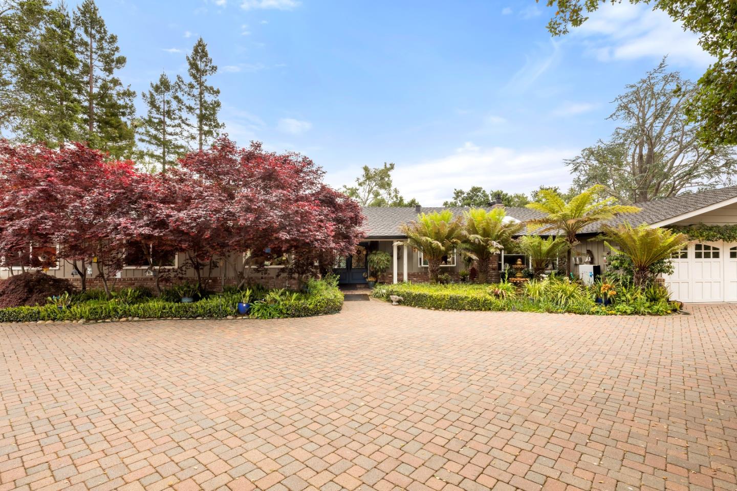 Detail Gallery Image 7 of 43 For 1175 Westridge Dr, Portola Valley,  CA 94028 - 4 Beds | 3 Baths
