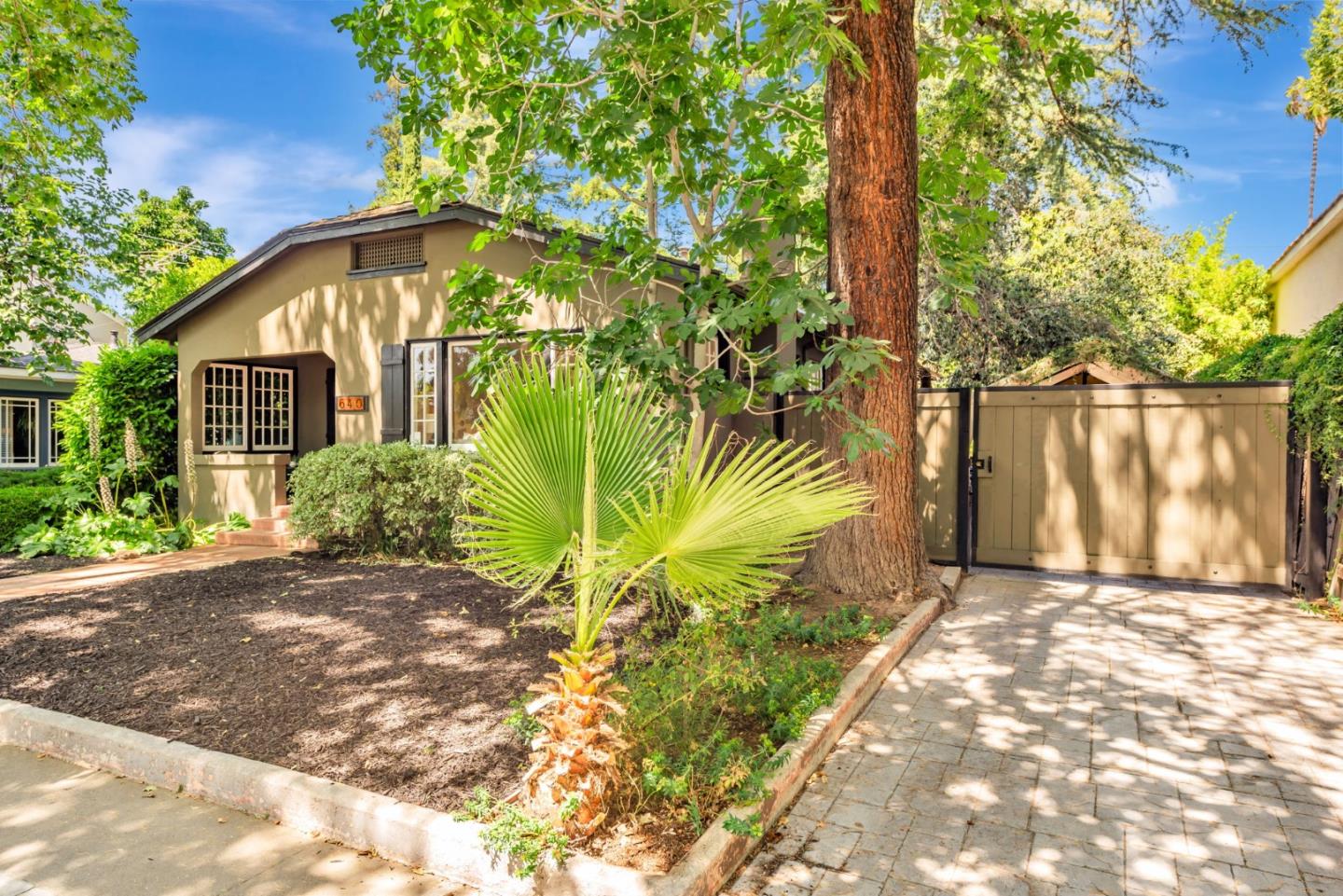 Detail Gallery Image 3 of 45 For 640 S 15th St, San Jose,  CA 95112 - 2 Beds | 1 Baths