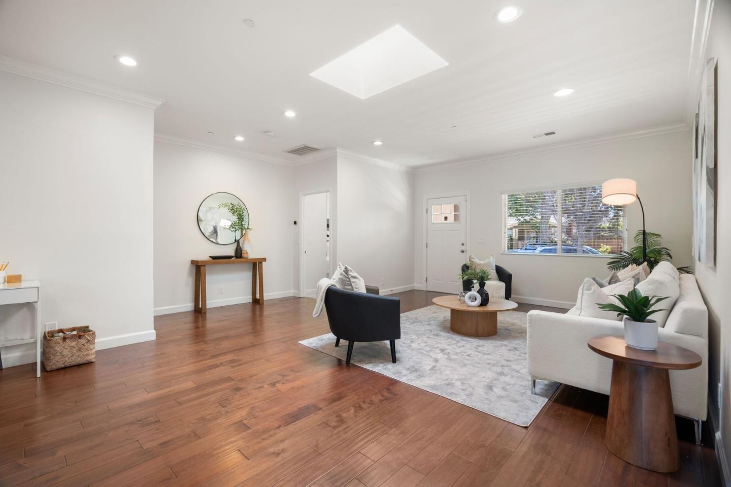 Detail Gallery Image 6 of 39 For 261 N Frances St, Sunnyvale,  CA 94086 - 3 Beds | 2/1 Baths