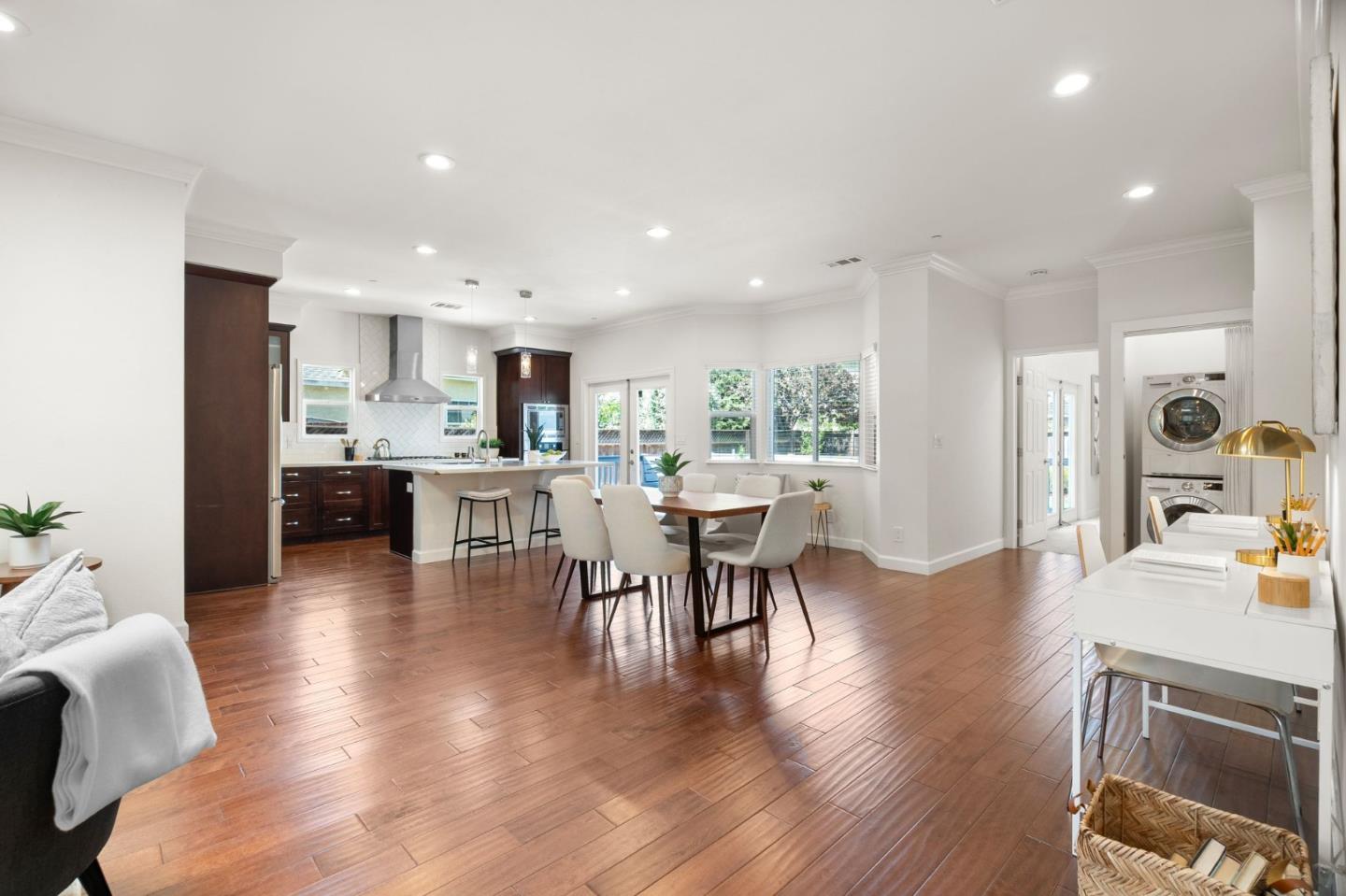 Detail Gallery Image 8 of 39 For 261 N Frances St, Sunnyvale,  CA 94086 - 3 Beds | 2/1 Baths