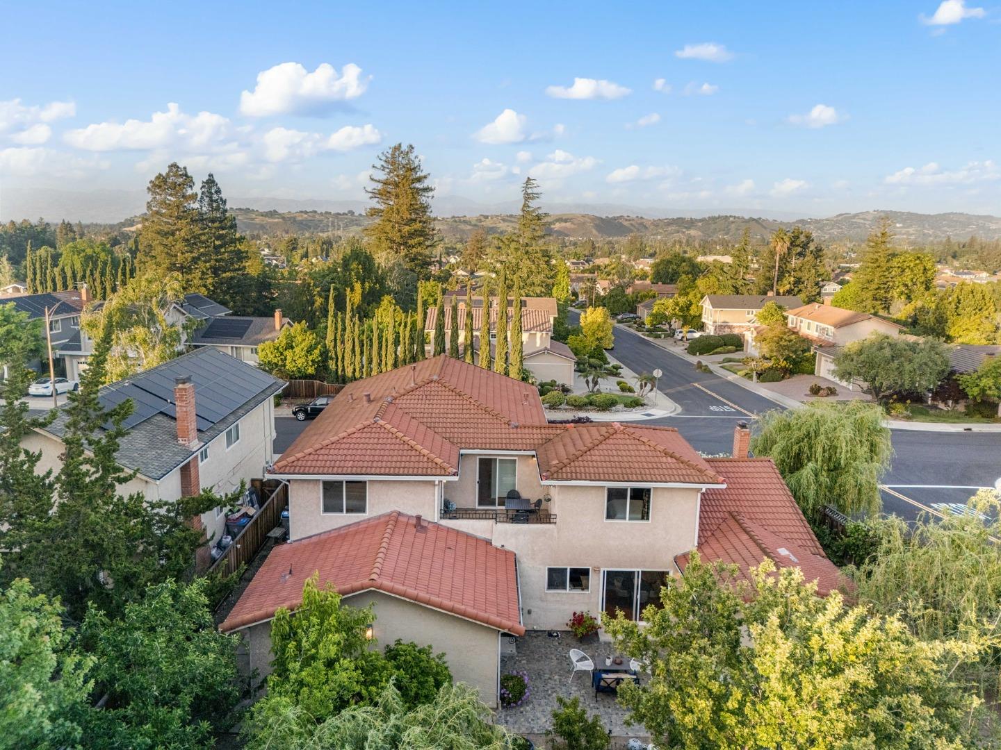 Detail Gallery Image 5 of 88 For 6543 Skyfarm Dr, San Jose,  CA 95120 - 5 Beds | 3 Baths