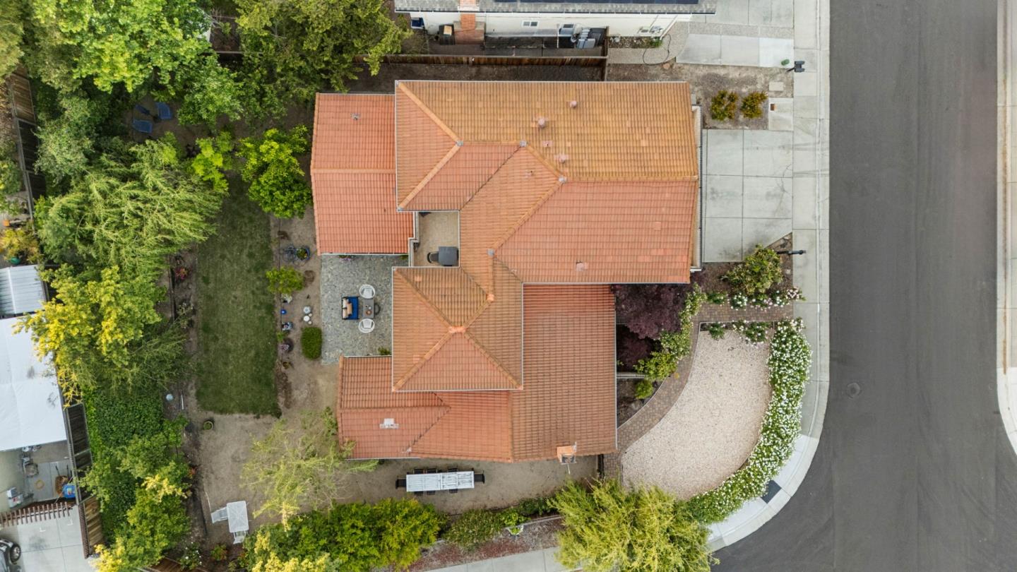 Detail Gallery Image 75 of 88 For 6543 Skyfarm Dr, San Jose,  CA 95120 - 5 Beds | 3 Baths