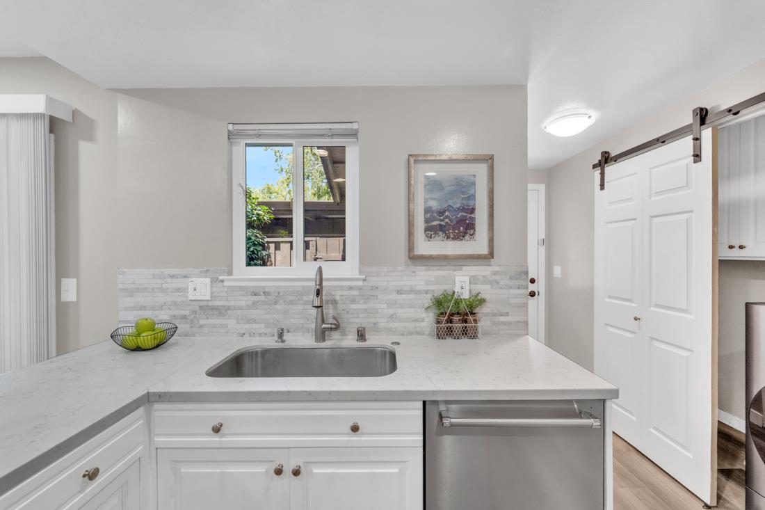 Detail Gallery Image 16 of 44 For 4926 Poplar Terrace, Campbell,  CA 95008 - 3 Beds | 1/1 Baths