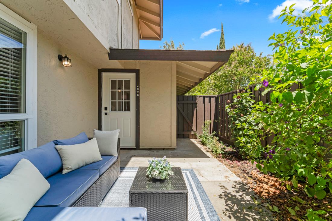 Detail Gallery Image 6 of 44 For 4926 Poplar Terrace, Campbell,  CA 95008 - 3 Beds | 1/1 Baths