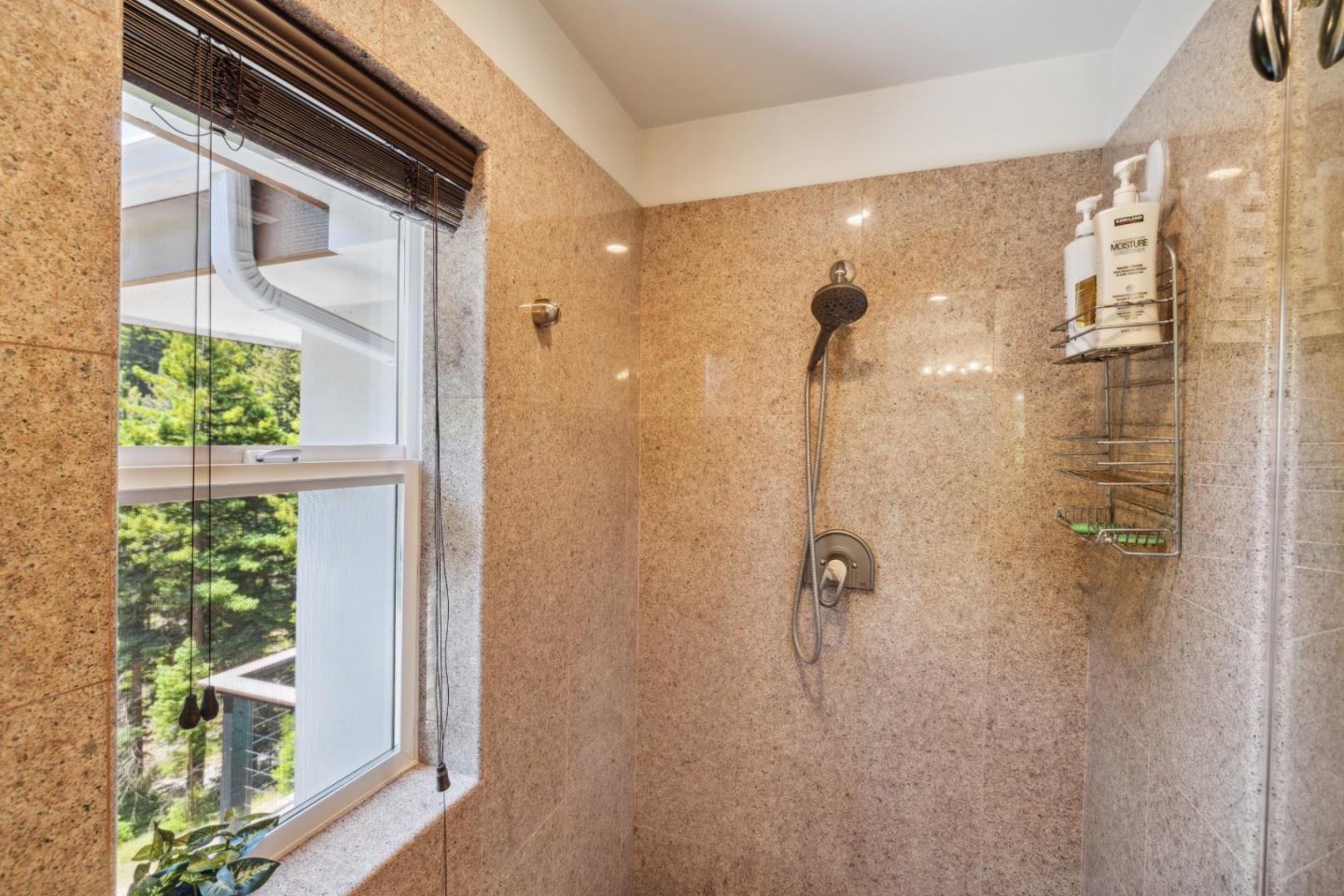Detail Gallery Image 21 of 61 For 716 Dry Well Rd, Boulder Creek,  CA 95006 - 4 Beds | 2/1 Baths
