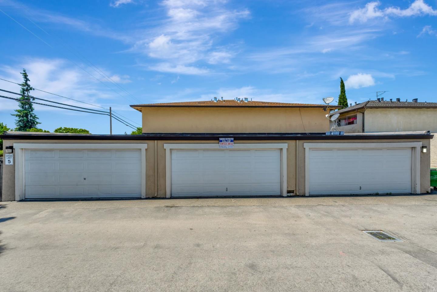 Detail Gallery Image 3 of 16 For 1144 Delna Manor Ln, San Jose,  CA 95128 - – Beds | – Baths