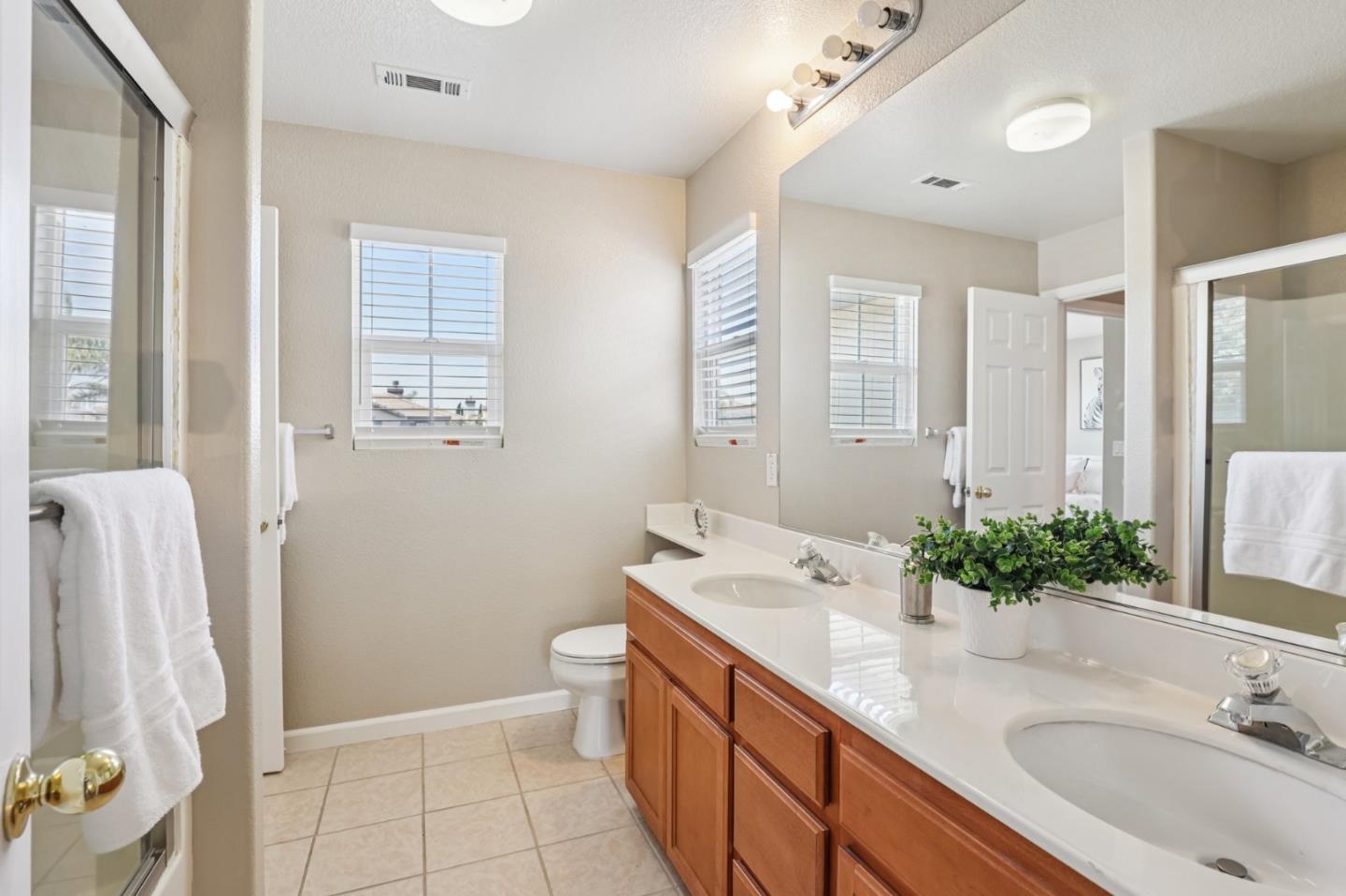 Detail Gallery Image 28 of 44 For 1460 Kyle Ct, Tracy,  CA 95377 - 4 Beds | 3 Baths