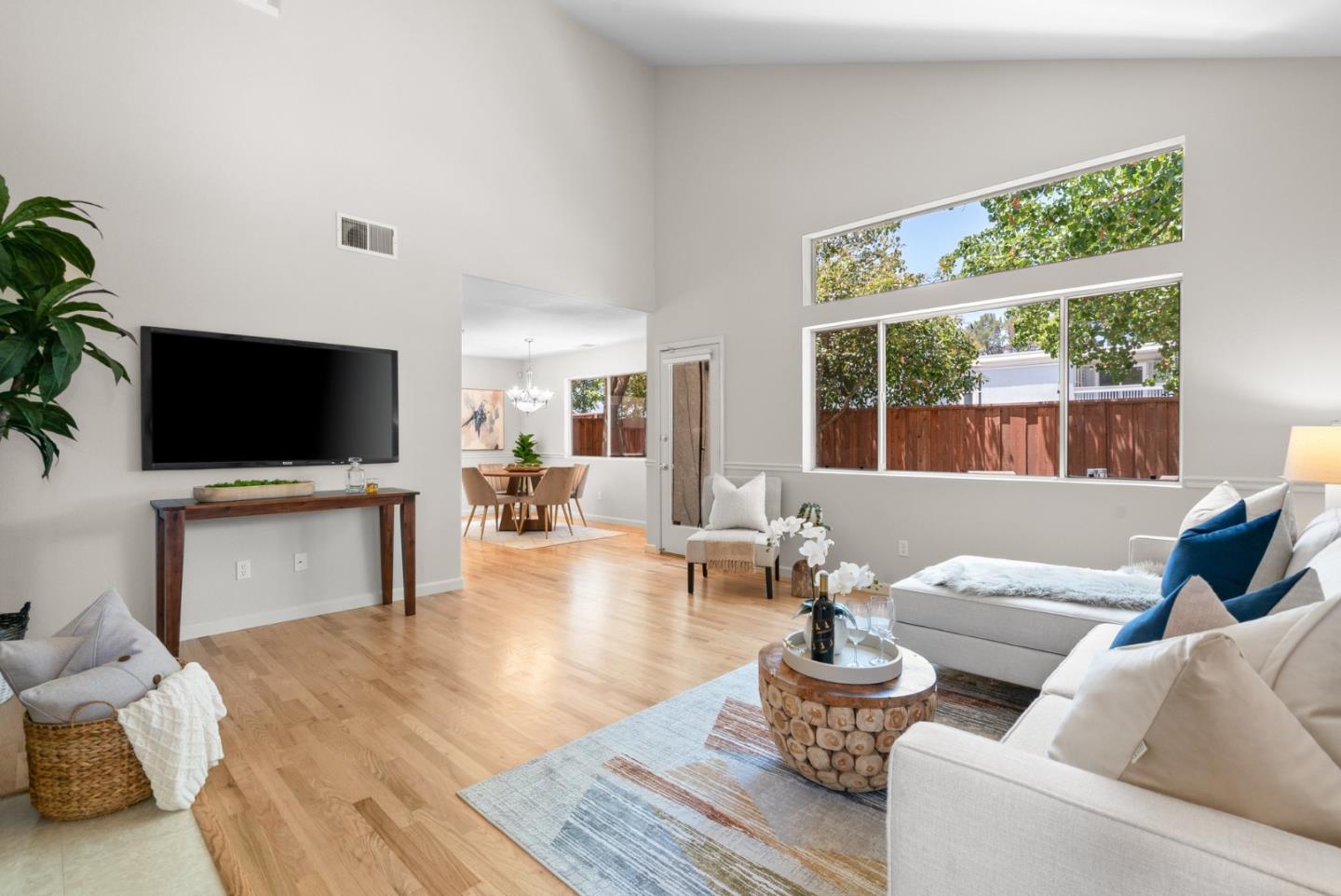 Detail Gallery Image 2 of 45 For 179 Foxglove Ln, Walnut Creek,  CA 94597 - 3 Beds | 2/1 Baths
