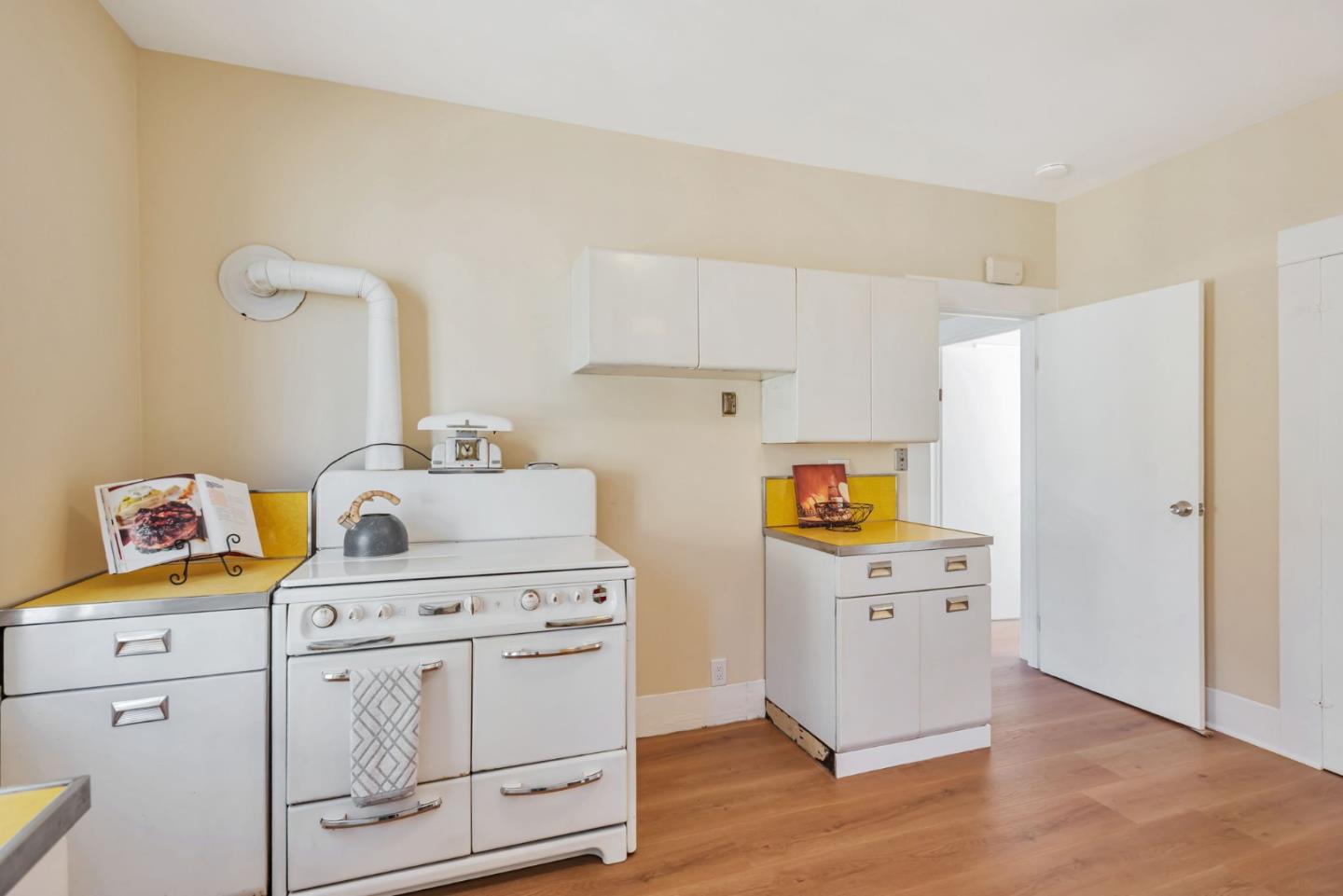 Detail Gallery Image 9 of 40 For 315 California Ave, South San Francisco,  CA 94080 - 3 Beds | 1 Baths