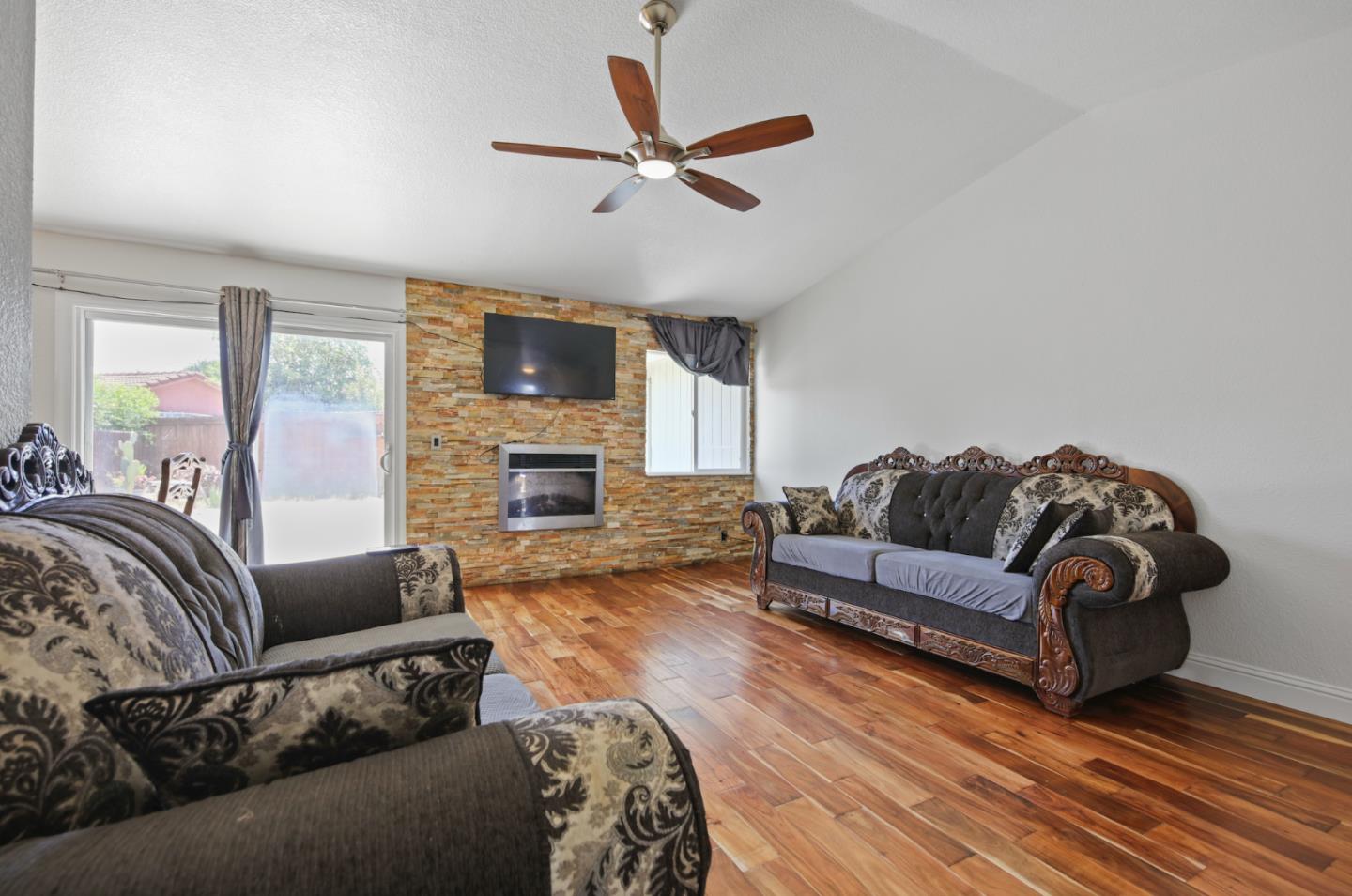 Detail Gallery Image 14 of 39 For 1936 Rouse Ct, Modesto,  CA 95351 - 4 Beds | 2 Baths