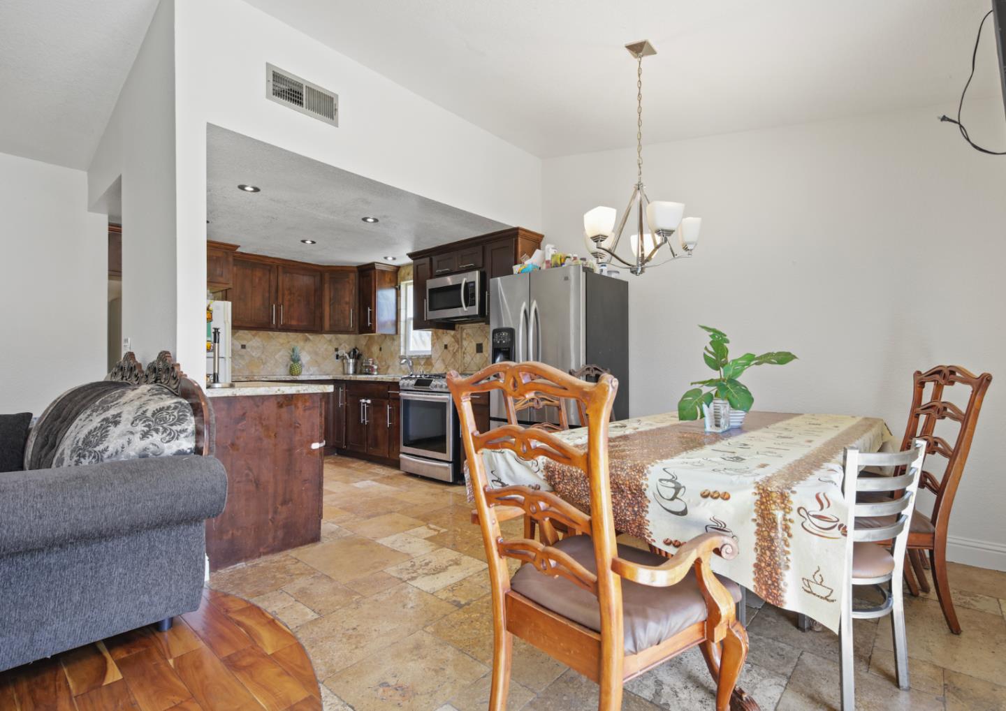 Detail Gallery Image 16 of 39 For 1936 Rouse Ct, Modesto,  CA 95351 - 4 Beds | 2 Baths