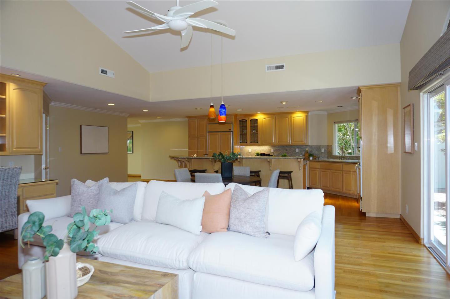 Detail Gallery Image 10 of 24 For 10481 Davison Ave, Cupertino,  CA 95014 - 3 Beds | 3 Baths
