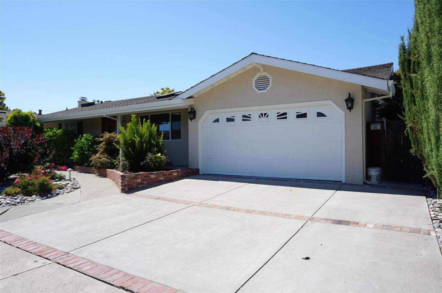 Detail Gallery Image 3 of 24 For 10481 Davison Ave, Cupertino,  CA 95014 - 3 Beds | 3 Baths