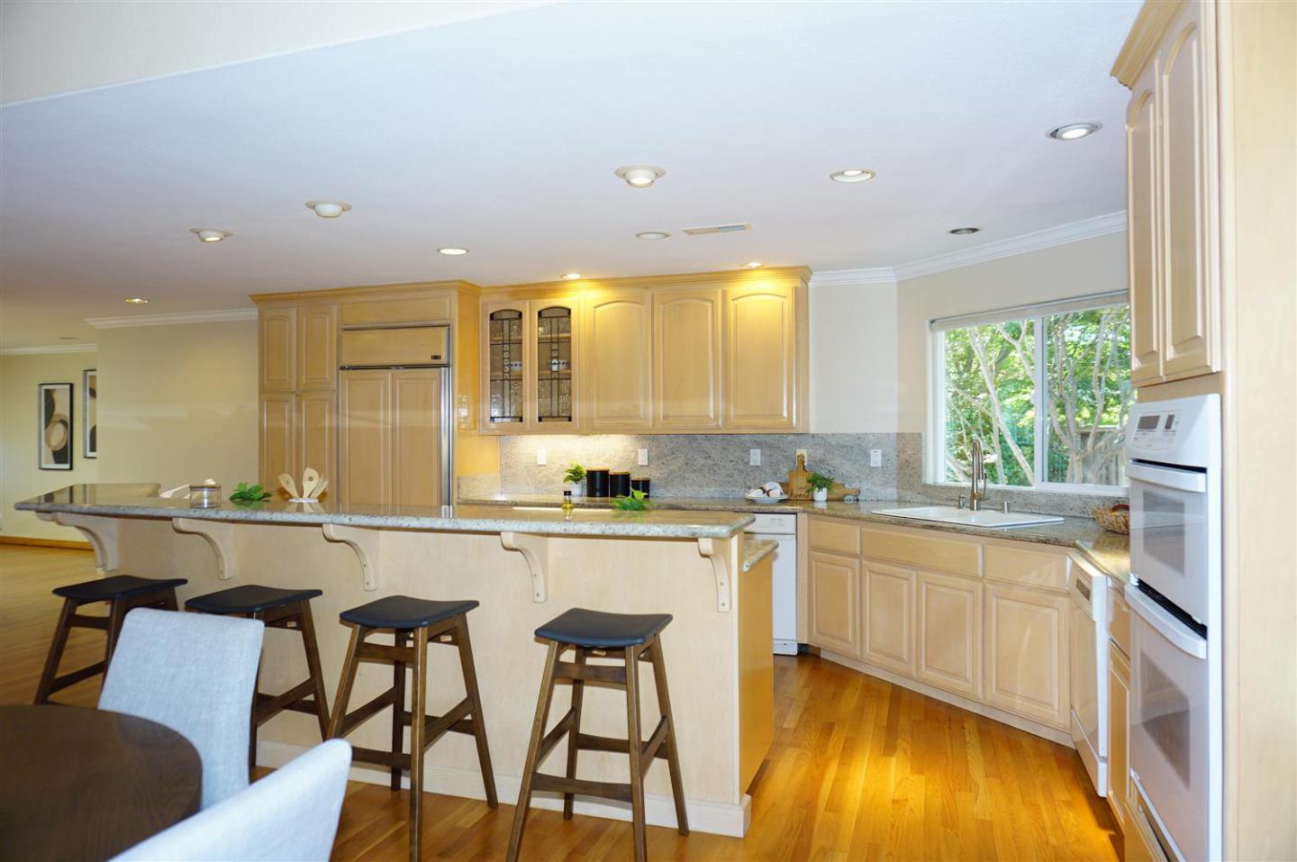 Detail Gallery Image 7 of 24 For 10481 Davison Ave, Cupertino,  CA 95014 - 3 Beds | 3 Baths