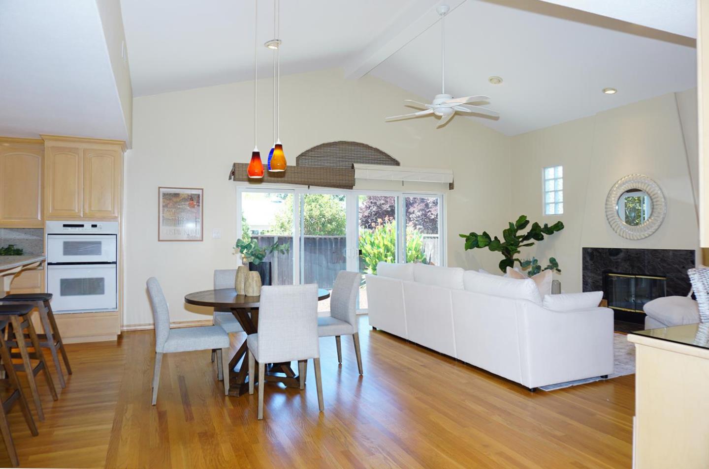 Detail Gallery Image 8 of 24 For 10481 Davison Ave, Cupertino,  CA 95014 - 3 Beds | 3 Baths