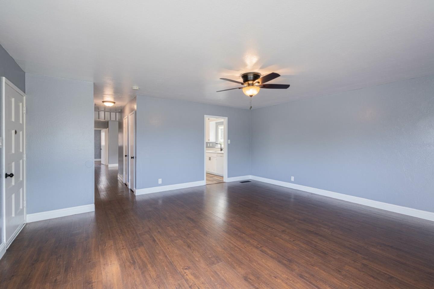 Detail Gallery Image 12 of 45 For 114 Iris Dr, Salinas,  CA 93906 - 4 Beds | 3 Baths