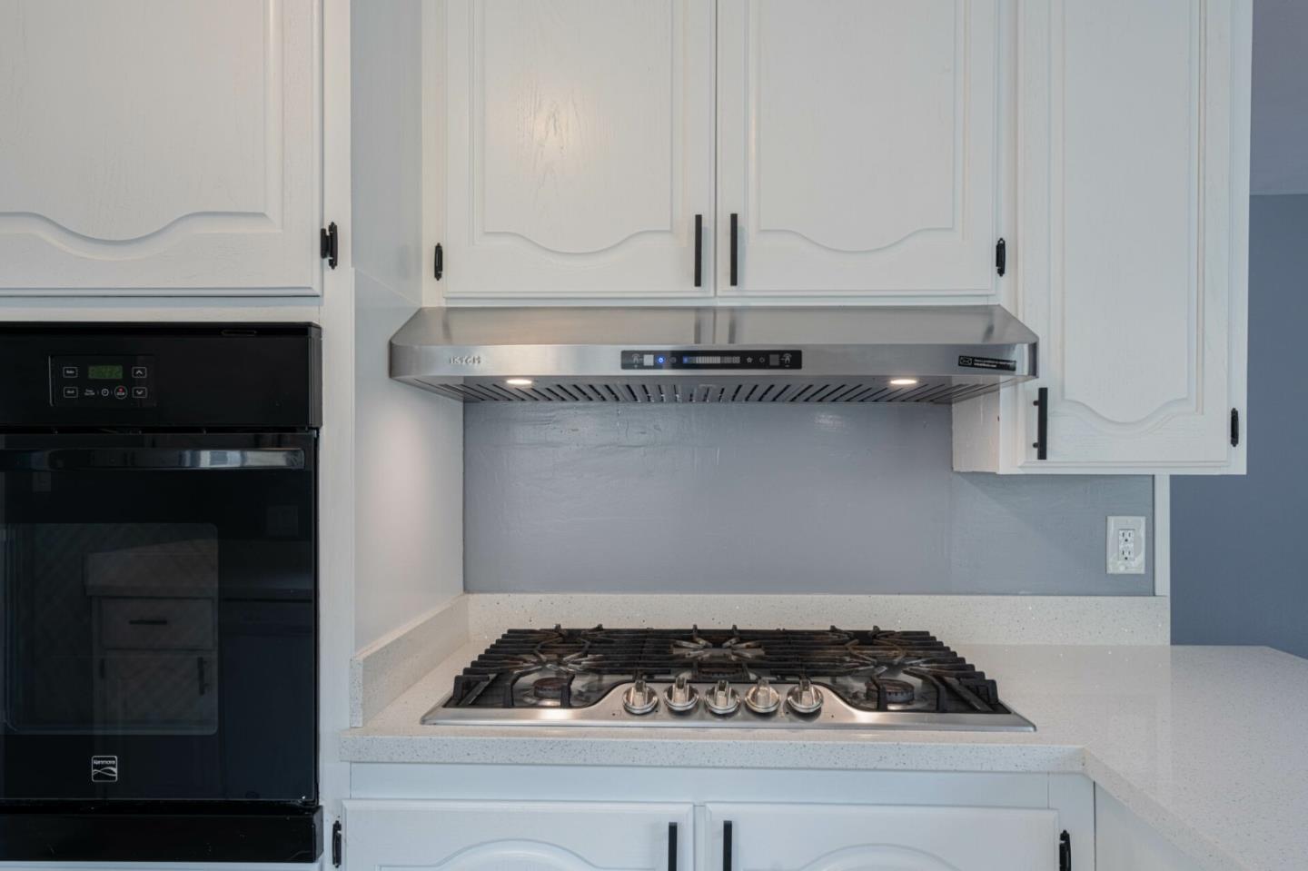 Detail Gallery Image 15 of 45 For 114 Iris Dr, Salinas,  CA 93906 - 4 Beds | 3 Baths