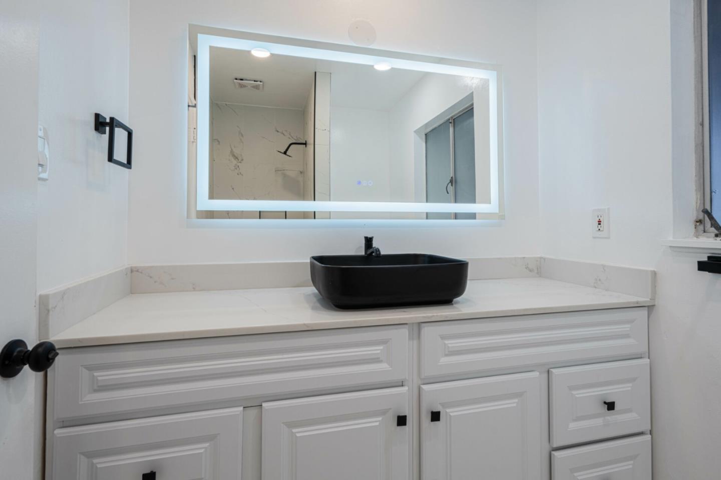 Detail Gallery Image 25 of 45 For 114 Iris Dr, Salinas,  CA 93906 - 4 Beds | 3 Baths