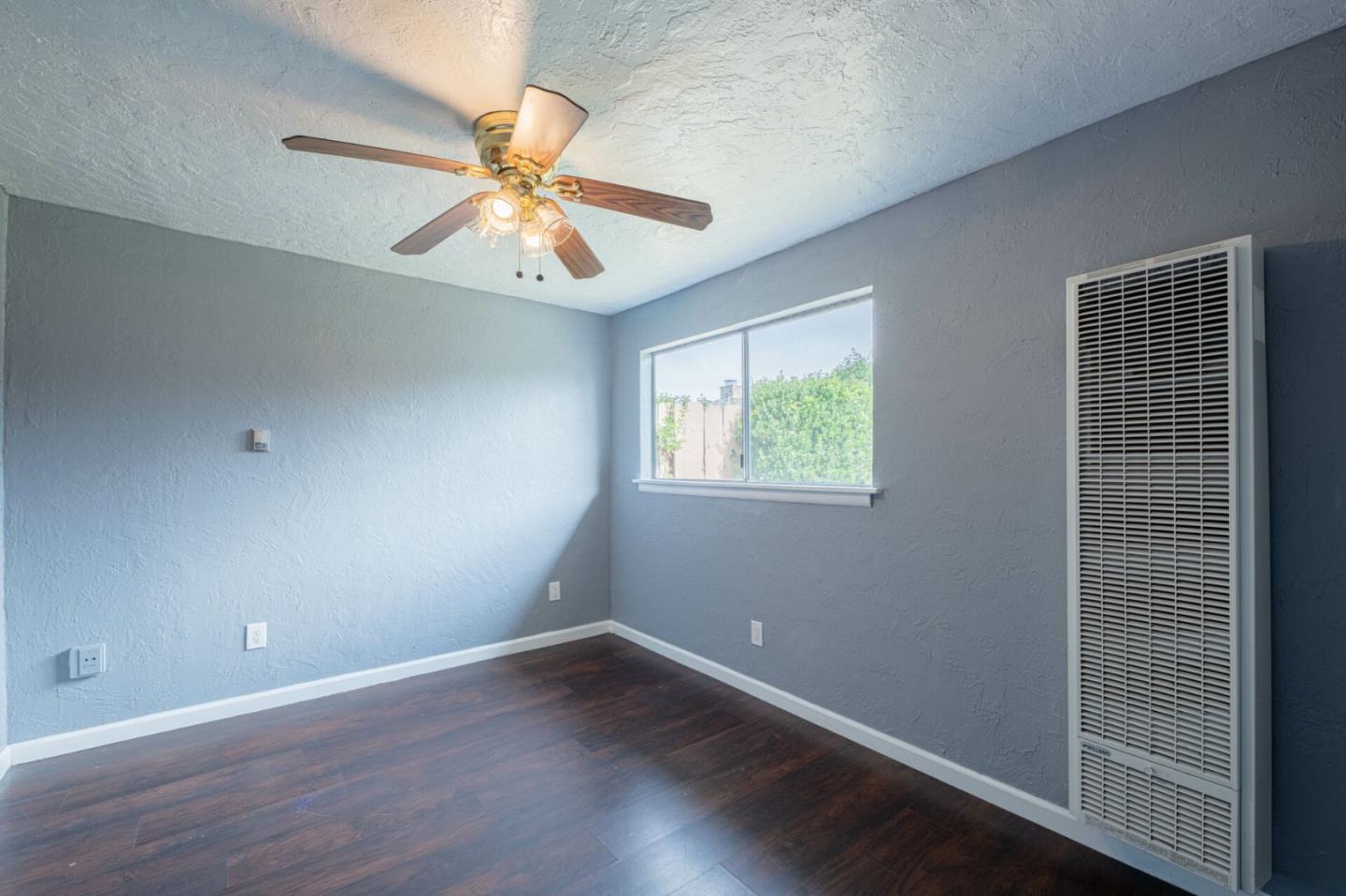 Detail Gallery Image 34 of 45 For 114 Iris Dr, Salinas,  CA 93906 - 4 Beds | 3 Baths