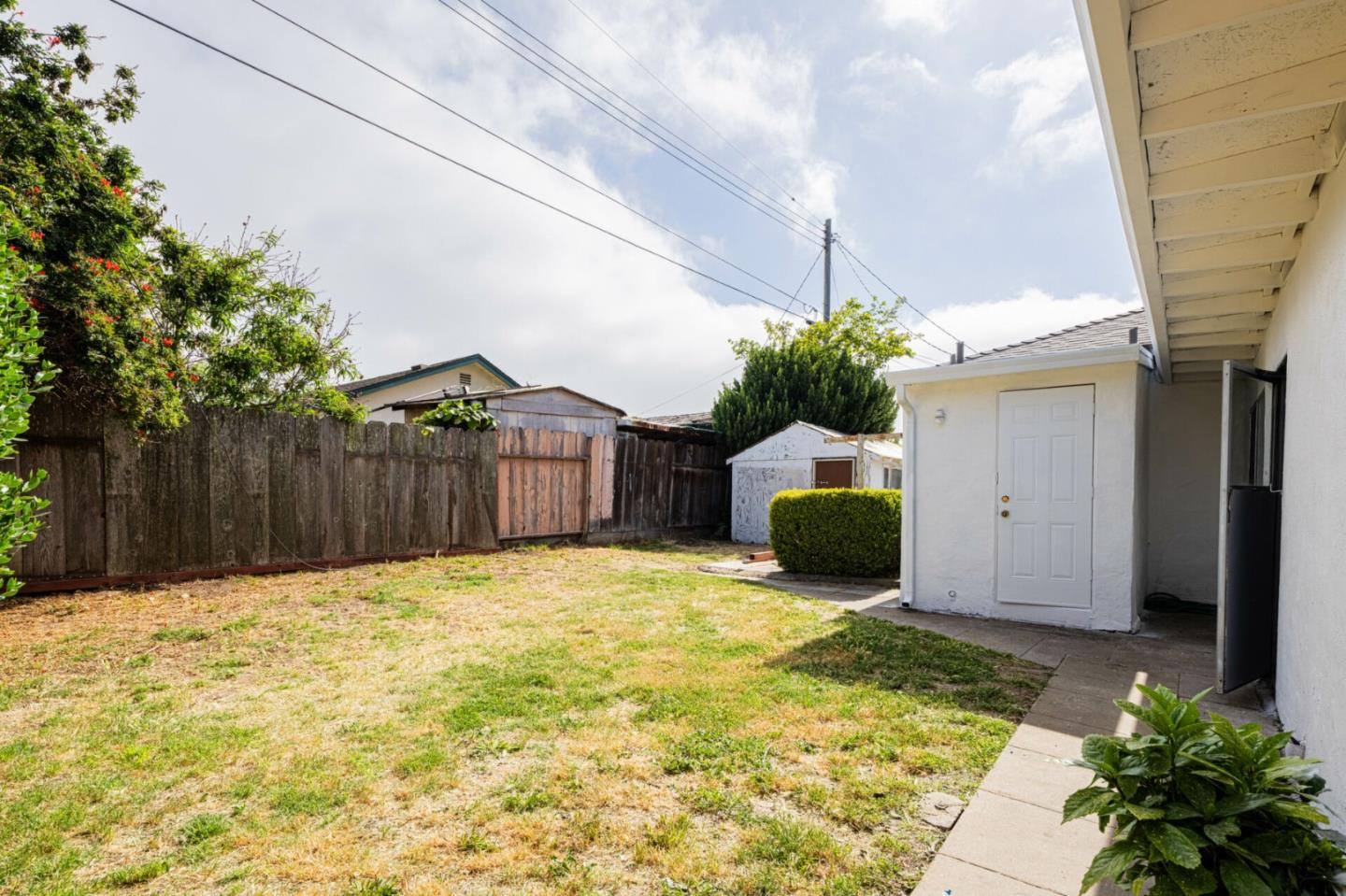 Detail Gallery Image 40 of 45 For 114 Iris Dr, Salinas,  CA 93906 - 4 Beds | 3 Baths