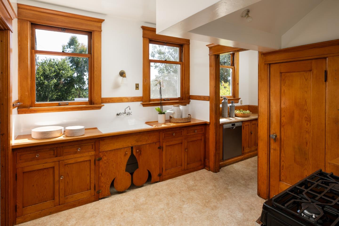 Detail Gallery Image 18 of 50 For 25671 Chapin Rd, Los Altos Hills,  CA 94022 - 6 Beds | 3 Baths