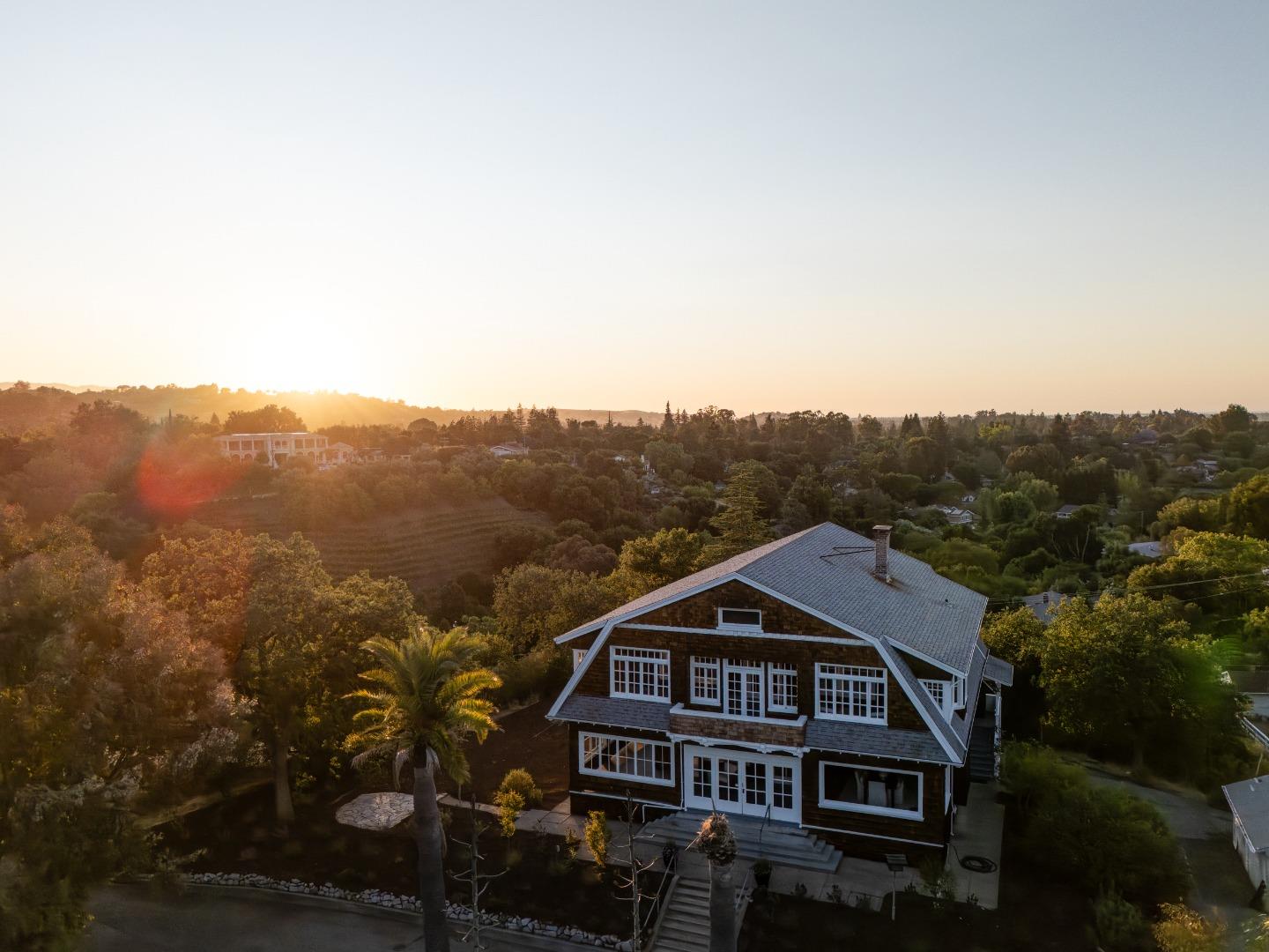 Detail Gallery Image 2 of 50 For 25671 Chapin Rd, Los Altos Hills,  CA 94022 - 6 Beds | 3 Baths