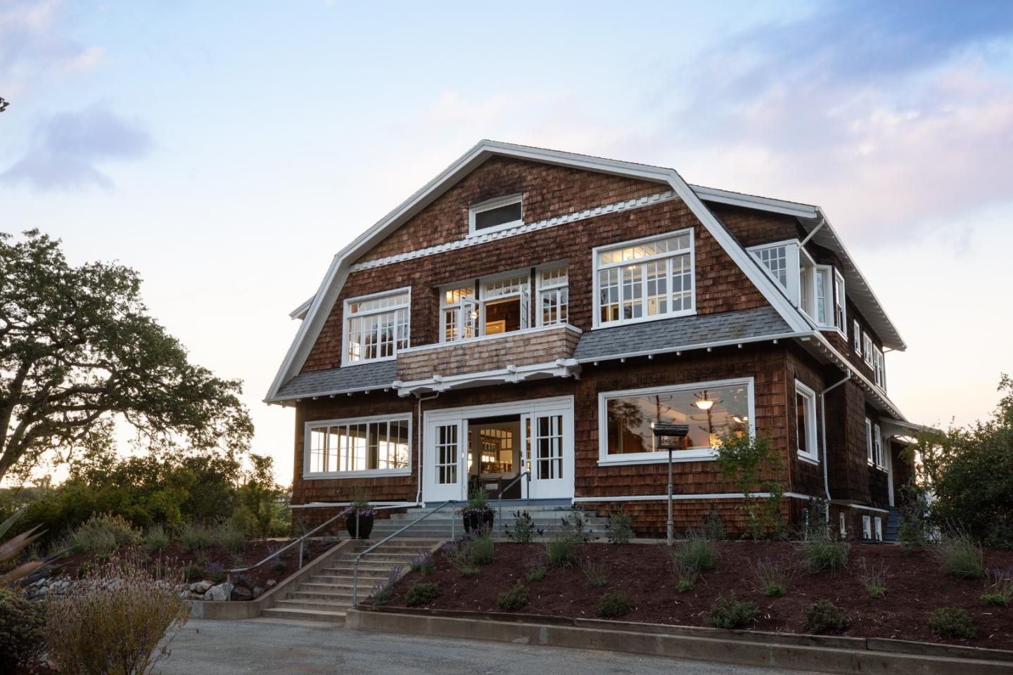 Detail Gallery Image 4 of 50 For 25671 Chapin Rd, Los Altos Hills,  CA 94022 - 6 Beds | 3 Baths