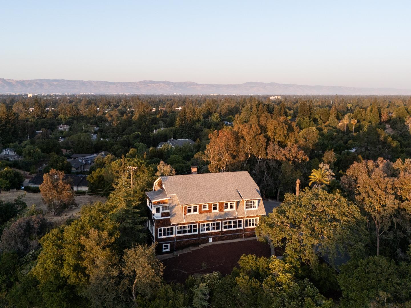 Detail Gallery Image 44 of 50 For 25671 Chapin Rd, Los Altos Hills,  CA 94022 - 6 Beds | 3 Baths