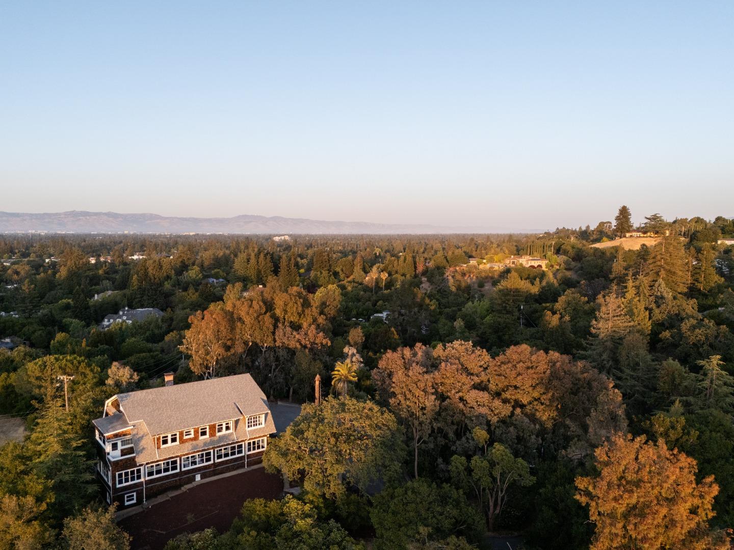 Detail Gallery Image 45 of 50 For 25671 Chapin Rd, Los Altos Hills,  CA 94022 - 6 Beds | 3 Baths