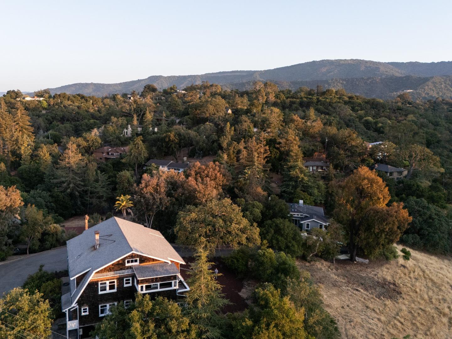 Detail Gallery Image 46 of 50 For 25671 Chapin Rd, Los Altos Hills,  CA 94022 - 6 Beds | 3 Baths