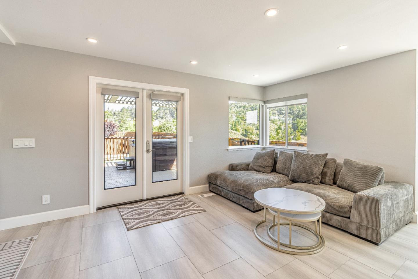 Detail Gallery Image 17 of 125 For 11550 Skyline Blvd, Oakland,  CA 94619 - 4 Beds | 3 Baths