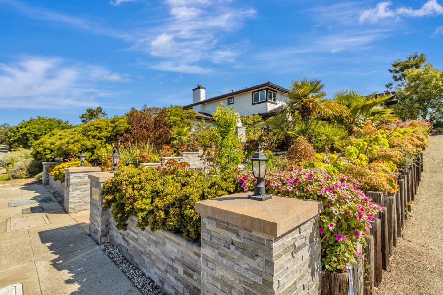 Detail Gallery Image 2 of 125 For 11550 Skyline Blvd, Oakland,  CA 94619 - 4 Beds | 3 Baths