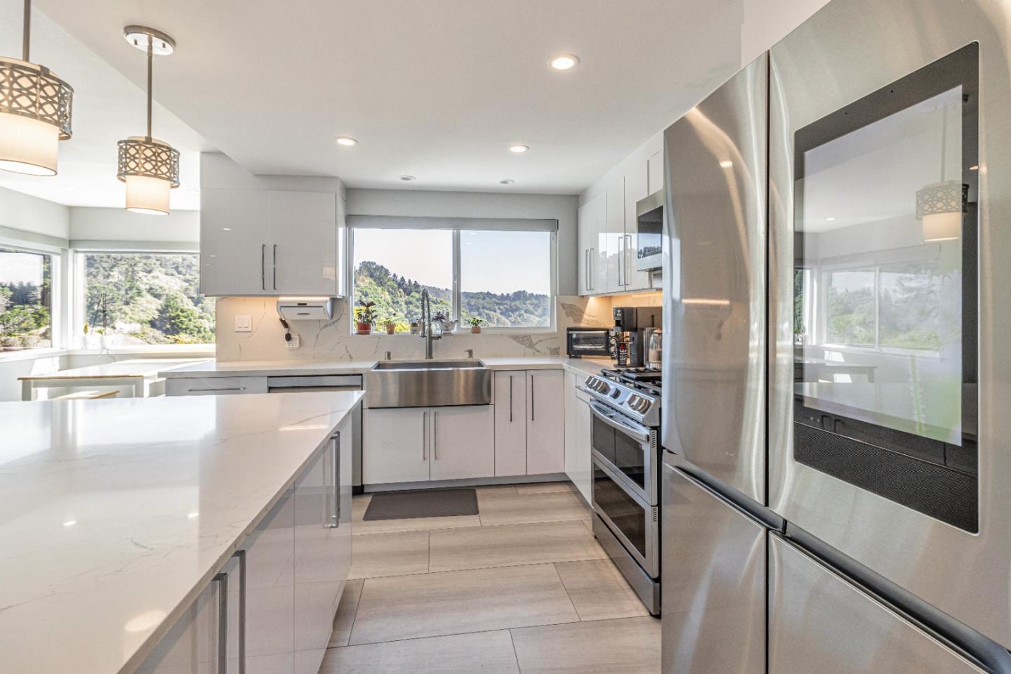 Detail Gallery Image 24 of 125 For 11550 Skyline Blvd, Oakland,  CA 94619 - 4 Beds | 3 Baths