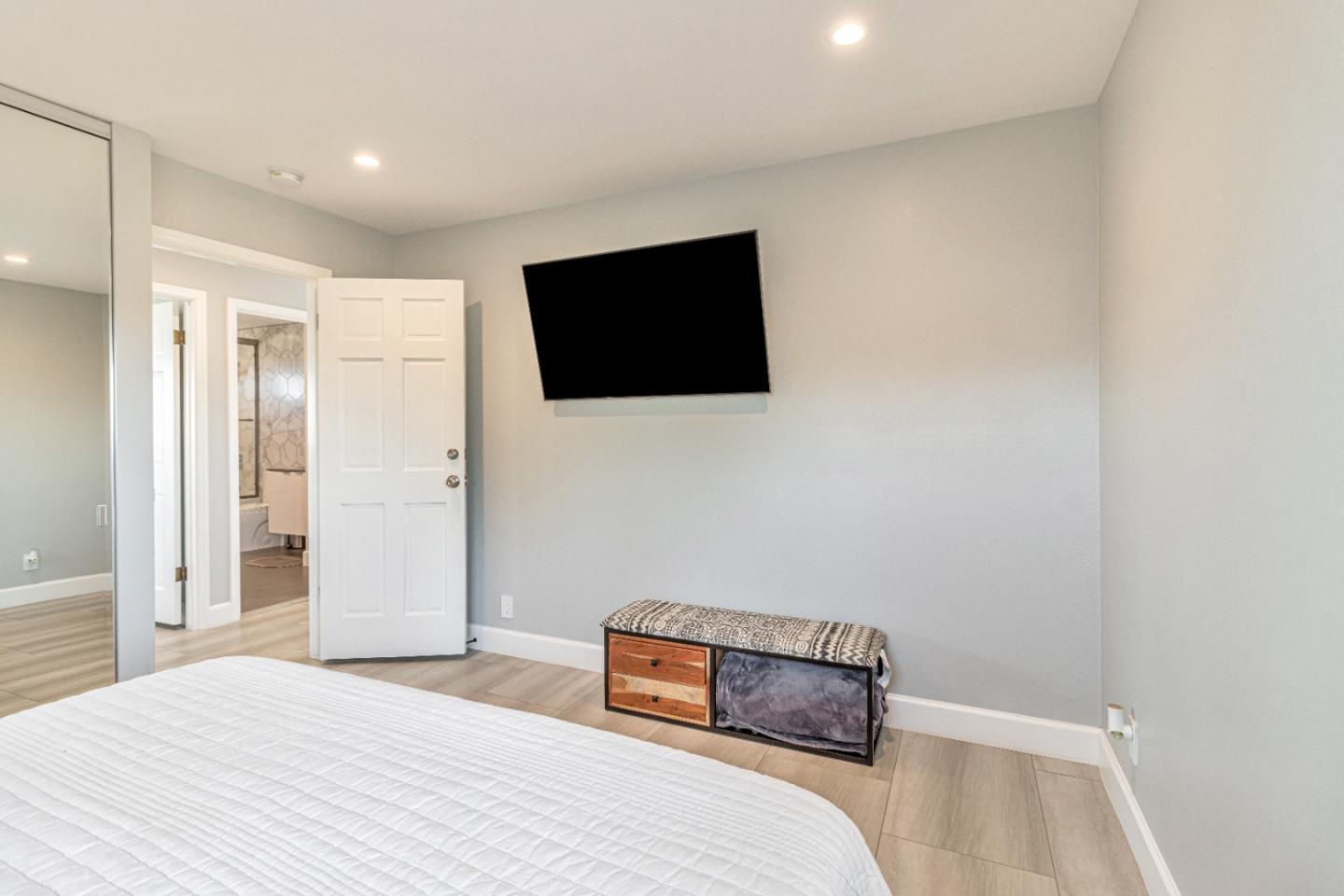 Detail Gallery Image 35 of 125 For 11550 Skyline Blvd, Oakland,  CA 94619 - 4 Beds | 3 Baths