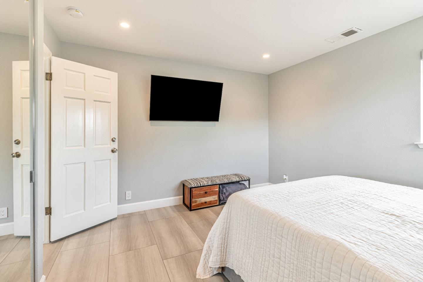 Detail Gallery Image 36 of 125 For 11550 Skyline Blvd, Oakland,  CA 94619 - 4 Beds | 3 Baths