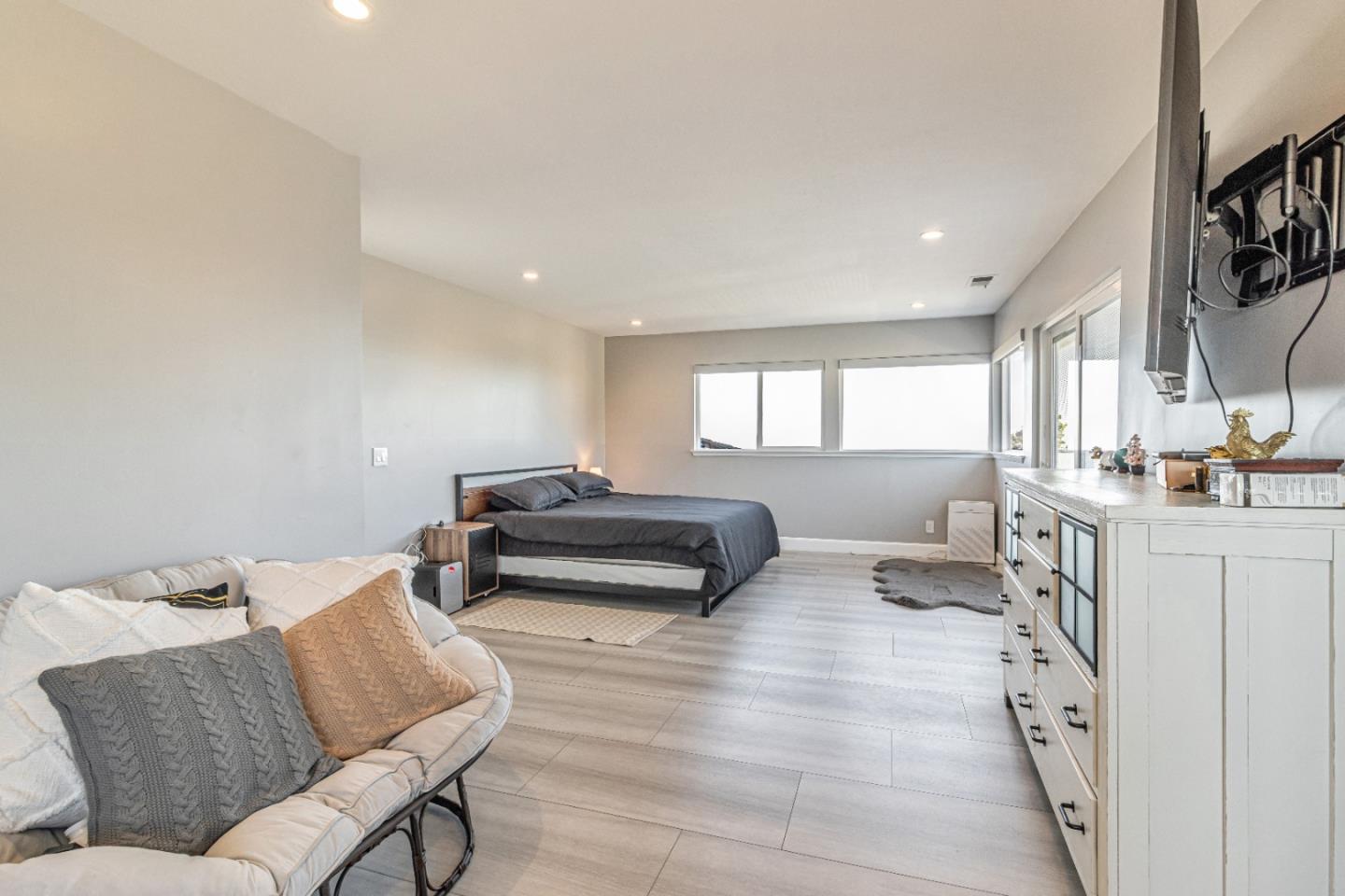 Detail Gallery Image 40 of 125 For 11550 Skyline Blvd, Oakland,  CA 94619 - 4 Beds | 3 Baths