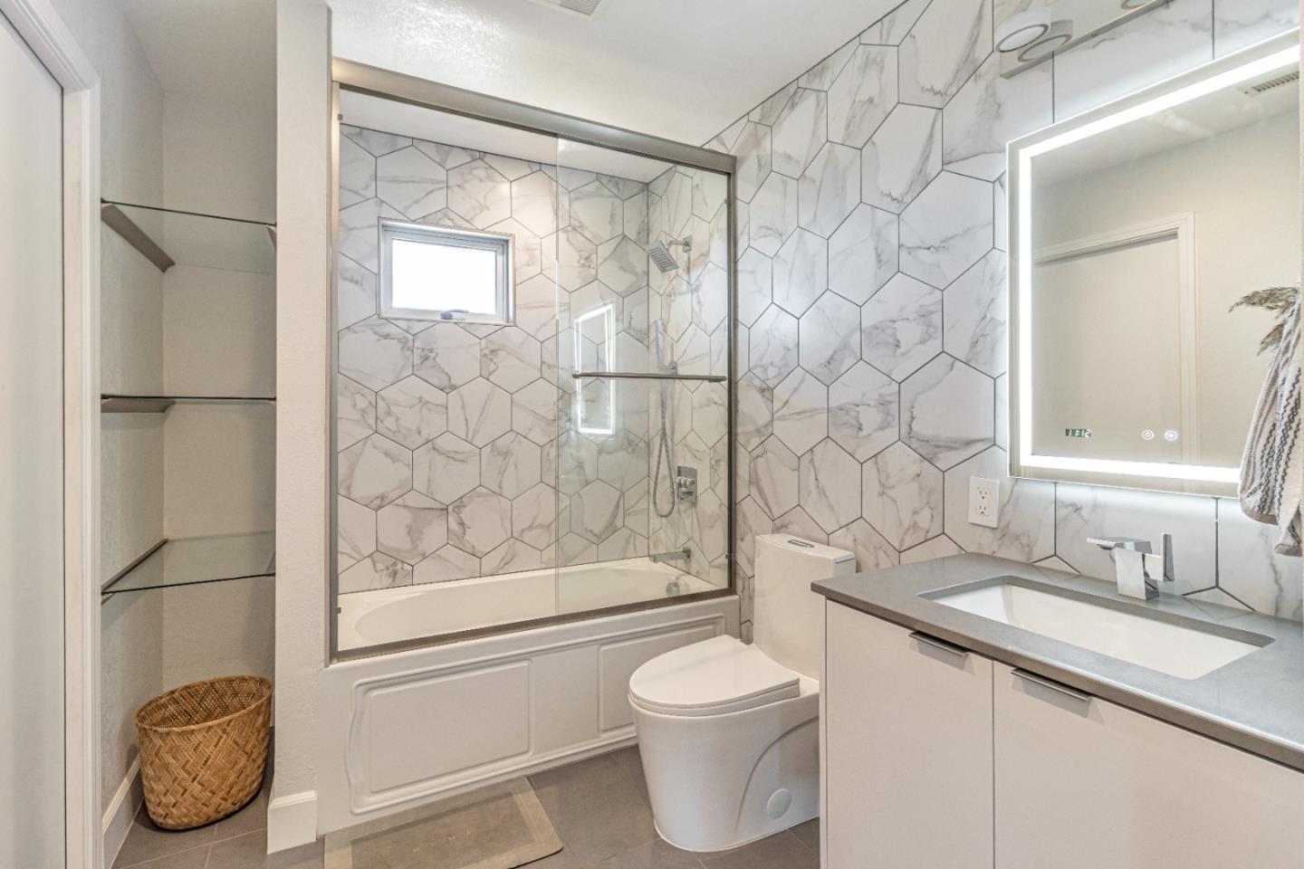 Detail Gallery Image 42 of 125 For 11550 Skyline Blvd, Oakland,  CA 94619 - 4 Beds | 3 Baths