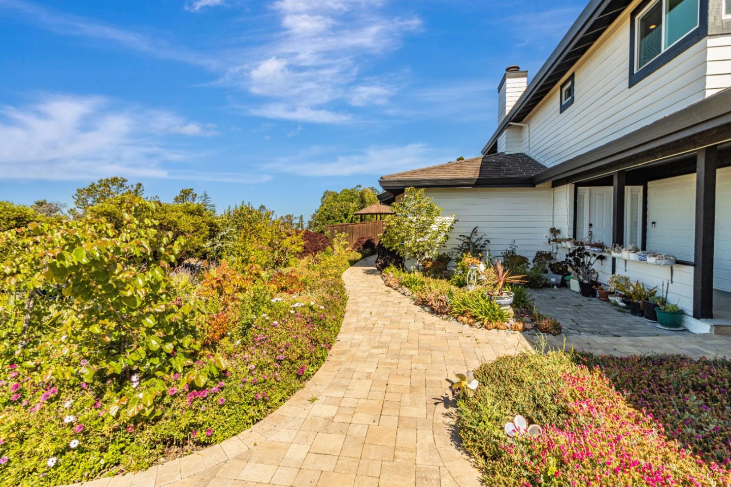 Detail Gallery Image 5 of 125 For 11550 Skyline Blvd, Oakland,  CA 94619 - 4 Beds | 3 Baths