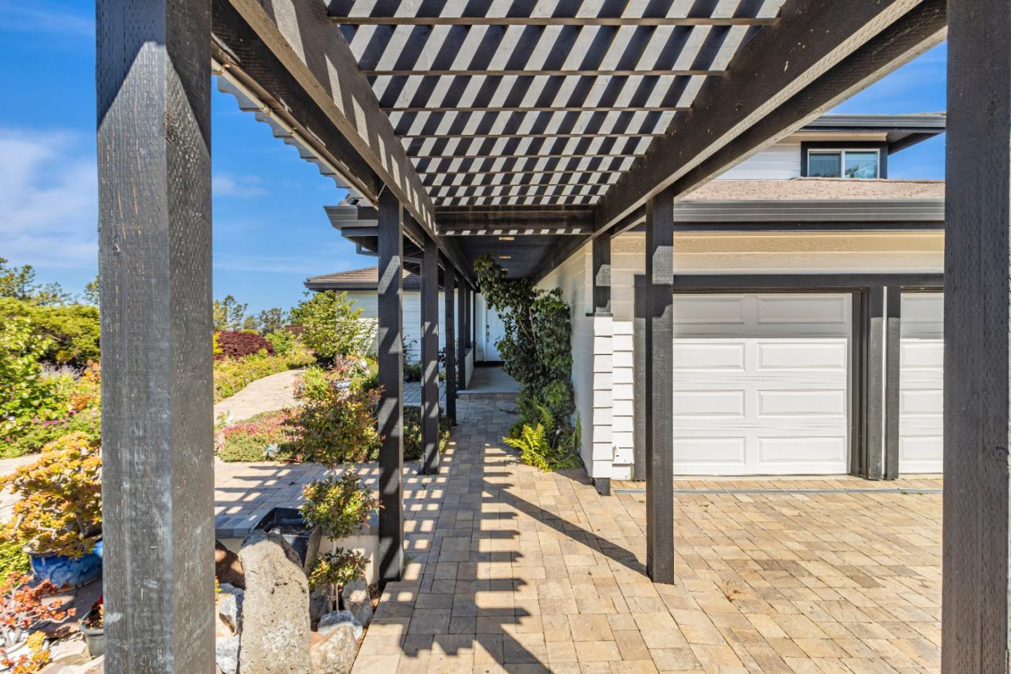 Detail Gallery Image 6 of 125 For 11550 Skyline Blvd, Oakland,  CA 94619 - 4 Beds | 3 Baths